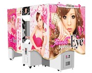 元気ロケッツが盛り上げるデカ目シールプリント機