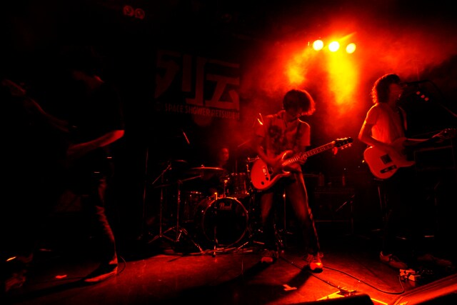 lego big morlは「Tuesday and Thursday」未収録のナンバーも披露。どの曲もファンから好反応を得ていた（photo by SUSIE）。