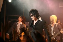 左からTOYA、TOSHI、RUCA。TOYAとRUCAはともに「しゃるろっと」のメンバー。