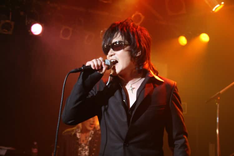 TOSHI新バンドが初ライブ「自然界に代わって俺が叫ぶ」 - 音楽ナタリー