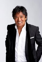 松崎しげるは今年の11月で59歳になる。来年には赤いちゃんちゃんこを着る年齢だとはとても思えない。