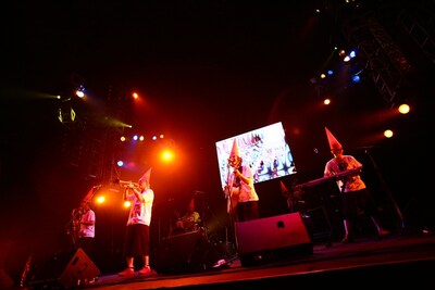 ミニアルバム発売直前の9月27日からは初の単独ツアー「pe'zmoku Tour 1st set　～はじまり、はじまり～」がスタートする。