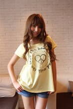 雑誌「Cawaii!」のモデルとしても活躍する彼女。独自のセンスが活かされたファッションにも注目だ。