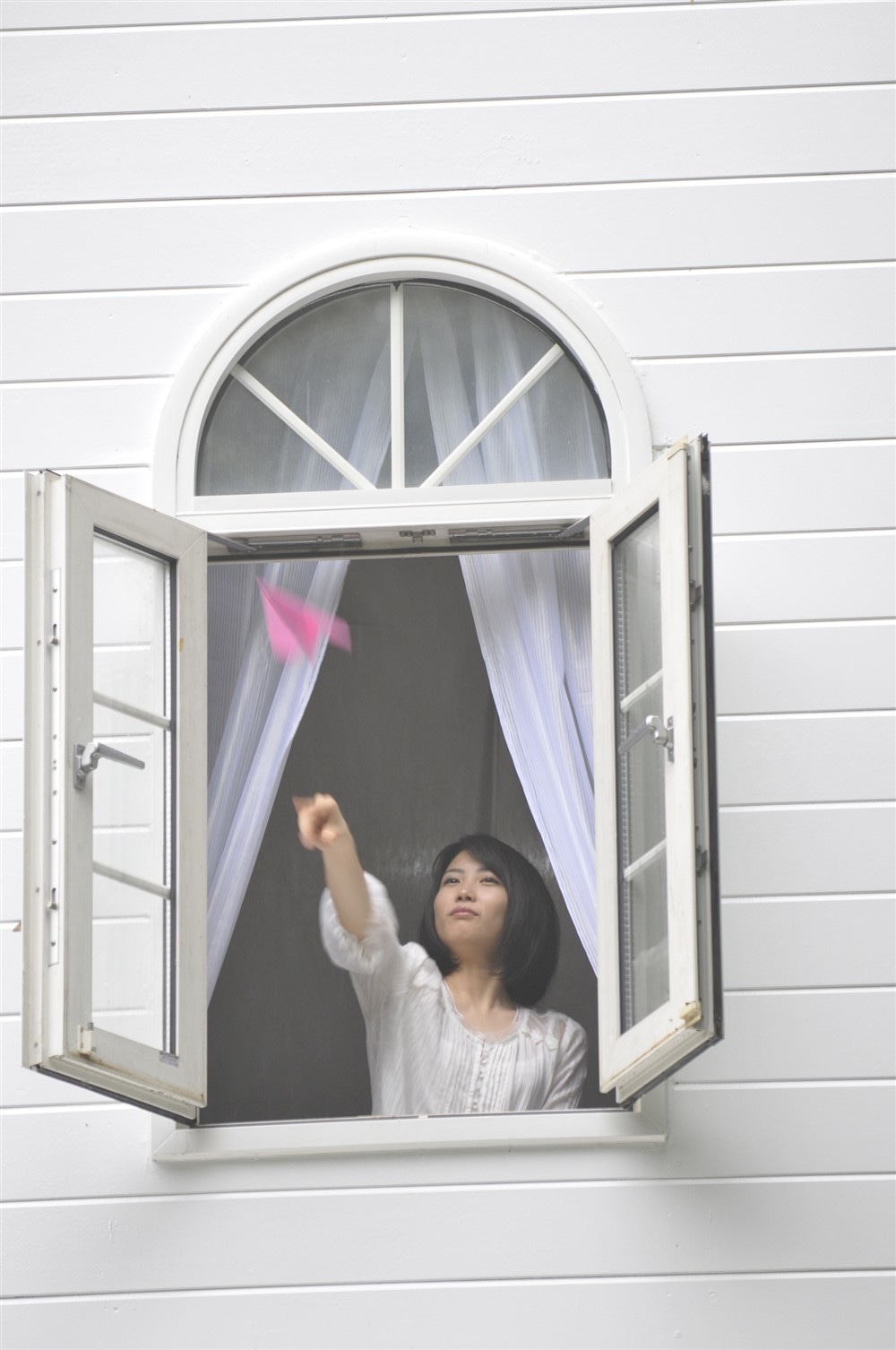 志田未来は「難病と闘う女の子の歌なのですが、夢をもって前向きに生きる姿が目に浮かんでくるようなカワイイ歌だと思いました。プロモーションビデオの撮影は初めてだったので緊張していたんですが、すごく空気の良い場所だったのでとても気持ちよく楽しく撮影することができました」とコメント。
