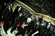 SlipknoTはアイオワ州出身のマッドな9人組。