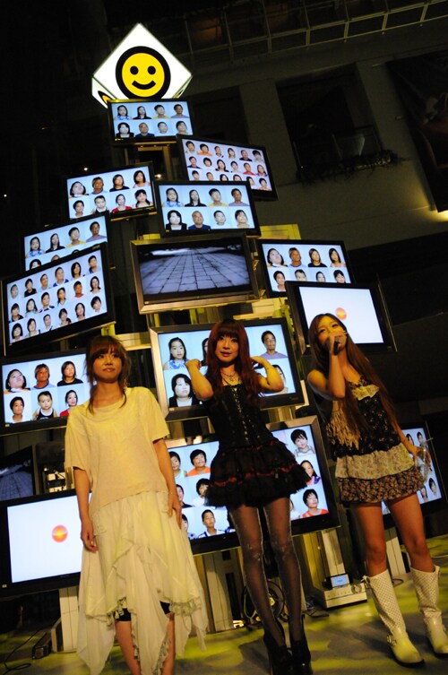 このイベントの模様は、後日エニーミュージックのサイト上でも掲載予定。