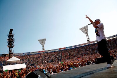 青空の下で熱い盛り上がりをみせた「横浜レゲエ祭2008 NEXT LEVEL」。（(C)MIGHTY CROWN ENTERTAIMENT , inc.）