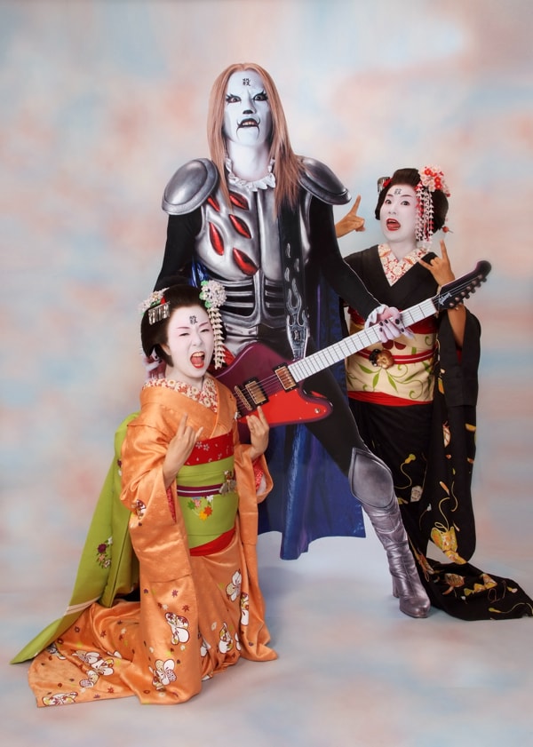 コープスペイントと白塗りの化粧という共通点が合致し、実現した今回の企画。信者はGo to DMCならぬ“そうだ京都、行こう。”感覚で現地に出向いてみては？