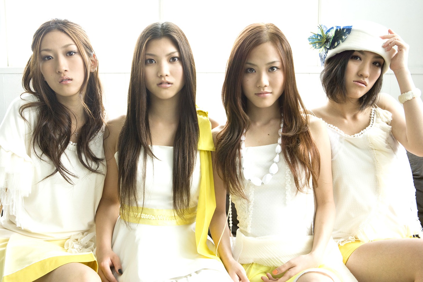 BRIGHTは今年1月にミニアルバム「Brightest Star」でデビューを飾った、大阪出身の4人組女性コーラスグループ。