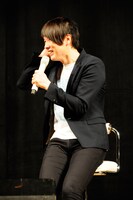 カジヒデキはDMCがインストアイベントを行うシーンに触れ、「（あのインストアイベントを）お客で見たかったな」とDMC信者ぶりをアピールした。