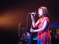 新曲「カケラ」は、クリック募金サイトdffの2億クリック突破達成記念ソングとして制作。このクリック募金サイトを通じて、アフリカに学校をひとつ作るという活動も行われている。