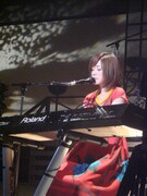 最近悲しかったこととして、モバゲーユーザーが大塚愛と川嶋あいを間違えてレスをしていることを明かすと、会場は大きな盛り上がりをみせた。