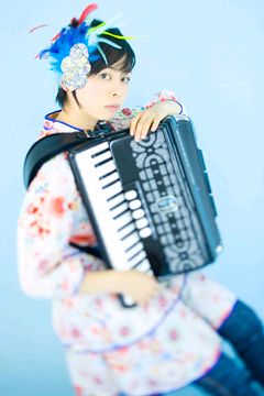 なお、5月から募集されていた「歌姫"中山 うり"と共演したいブラバン集まれ！」企画の応募締切は、当初の8月20日から10月20日まで延長されている。8月は無理だと参加を断念していた人も、ぜひふるって参加してみよう。