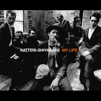 モノクロ写真で渋くキメた「MY LIFE...」のジャケット。