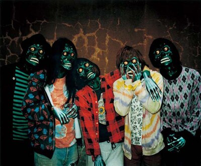 髭（HiGE）は、11月にフジファブリックとの対バンツアーを行うことが決定している。