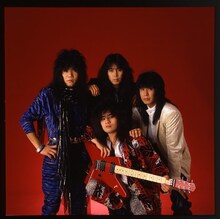 デビュー当時のLOUDNESS。バンドは現在、ドラマーの樋口宗孝（右）の肝細胞癌治療のため活動を休止している（photo by Hiroyuki Yoshihama/YOUNG GUITAR）。