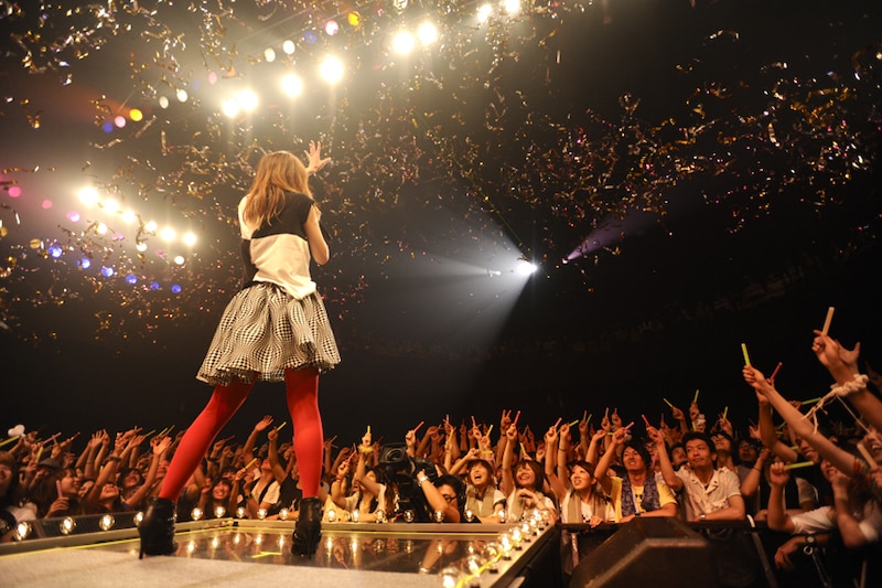 昨日8月28日に行われたワンマンライブにて、MEGは濃厚な演出とライブパフォーマンスを披露。会場に詰め掛けたファンを残らず熱狂させた。