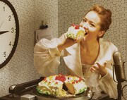 「はじめの一歩は『Shangri-La』をしっとりとジャズのアレンジで唄いたいというアイディアから始まりました」というこのカバーアルバム。リナの解説によると、本作は全体を通し「恋愛という営み～男女の出会いから別れまで」というストーリーに準じた選曲／曲順になっているとのこと。