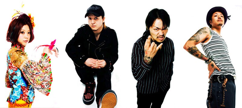 11月からは33公演の全国ツアー「SHAKALABBITS TOUR 2008-2009」がスタート。オフィシャルサイトでは現在先行予約の受付が行われている。