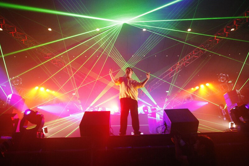 電気グル－ヴはここ最近のセットリストは異なった「WIRE」向きのセットリストを披露。ボーカル曲の少ないハードなステージとなった。（写真：北岡一浩）