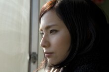 榎本くるみは10月22日にニューシングル「イエスタデイズ ～大切な贈りもの～」を発売。