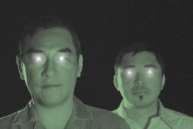 小学校卒業から29年が経過したピエール瀧（写真左）。