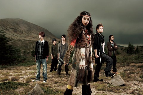 HIGH and MIGHTY COLOR。一番左がSASSY。