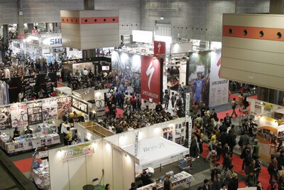 写真は過去に開催された「CYCLE MODE international」展示ホール内の模様。