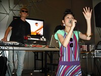 Far Eastern Tribe Recordsのサイトでは現在「イノセント少年BOYYY feat. AYUSE KOZUE」のビデオクリップ視聴を実施中。