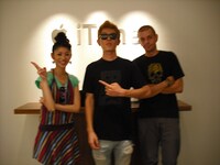 左からAYUSE KOZUE、SONPUB、VJ DIAGRAM。