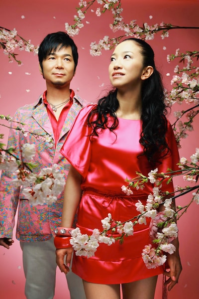 シングル通常盤ジャケットにはメンバーが登場するが、これはシングルでは「IT'S ALL ABOUT LOVE」以来実に6年ぶりのこととなる。