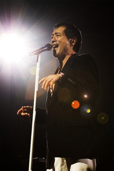 今年はついに60歳の大台に乗る矢沢だが、パワフルな歌声と圧倒的な存在感は健在。アップテンポな新曲で矢沢の魅力を堪能しよう。