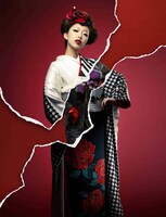 カメラマンTommyはミリヤについて「今まで、いくつかの彼女のCDジャケットを撮らせてもらっていて、いつも感じるのは、ミリヤちゃんのバイタリティ、いつも笑顔で色んなアイディアを自ら提案し努力を惜しまない、アーティストパワーを感じます」とコメント。