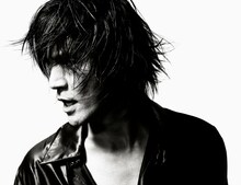 9月20日にも北海道立総合体育センターきたえーるでライブを開催する氷室京介。こちらのチケットも好評発売中。