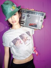 奇抜なコーディネイトもさらりと我がものにするファッションリーダーAYUSE KOZUE。センスを見失いがちな人は彼女のファッションを参考にしよう。