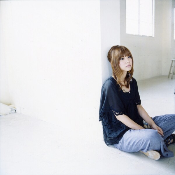 2008年は2年8カ月ぶりのアルバム「MY LIFE」発売やドラマ出演など、精力的な活動を展開した星村麻衣。2009年もこのツアーを皮切りに、大活躍が期待できそうだ。