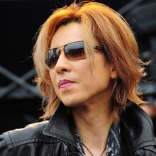 会場への直接の問い合わせは禁止されている。詳細発表までもうしばらく待ってみよう（写真は9月15日撮影のYOSHIKI）。