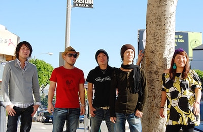 DVDのほか、ファイナリスト9組の楽曲を2曲ずつ収録したシングルCD9作も同時リリースされる。