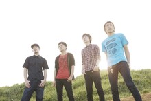 SUPER BEAVERは2004年10月に結成された、平均年齢20歳の4人組バンド。