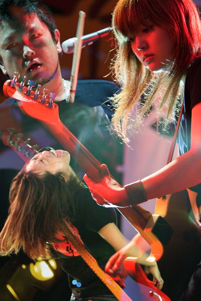 現在3人は地方都市を中心とした「おまたせツアー」の真っ最中。12月には東名阪ツアー「ねんまツアー」もスタートする。