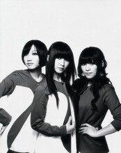 アルバム「GAME」、シングル「love the world」、DVD「Perfume First Tour『GAME』」でウィークリー1位の3冠を達成したPerfume。11月19日にはニューシングル「Dream Fighter」の発売も決定している。