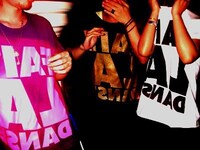 80kidzは今年8月6日に初のオリジナルCD音源「Life Begins At Eighty」をリリースした。