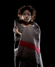 映画「青い鳥」オフィシャルサイトでは、まきちゃんぐの歌声を聴くことができる。