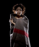 映画「青い鳥」オフィシャルサイトでは、まきちゃんぐの歌声を聴くことができる。