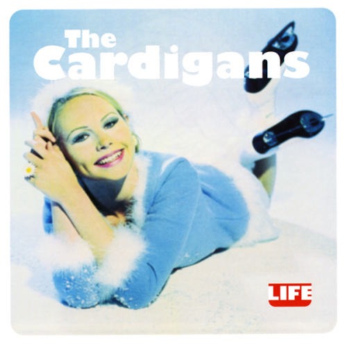 「Carnival」はカーディガンズの2ndアルバム「LIFE」（写真）に収録。1990年代中盤、この曲の爆発的ヒットを引き金に日本ではスウェディッシュポップが大流行した。