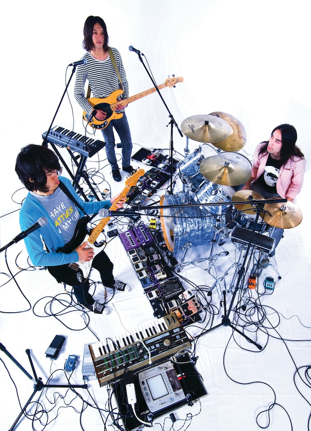 現在2ndアルバム「SCIENCE ROCK」が話題のavengers in sci-fi。