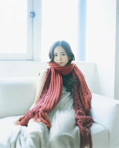 ニューシングル「赤い糸」は放送直前の10月15日にリリース。