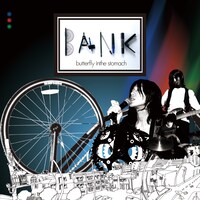中高生を中心に人気上昇中のbutterfly inthe stomach。6月に行われたワンマンライブがソールドアウトしたほか、8月に行われたライブイベント「TREASURE05X」では入場規制がかかった（写真は「BANK」ジャケット）。