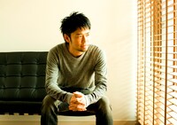 「君在是好日」で展開された2人のコラボがどのような形で発展したのか、今からリリースを楽しみにしておこう。