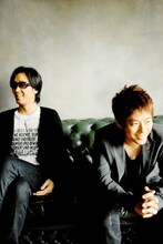 コブクロ版PVでは2人の歌うシーンも挿入される。